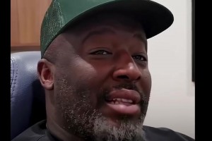 巴克利：希望詹姆斯在还能打时退役，不想他像奇才乔丹那样挣扎！