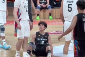 动作过于恶劣！这简直是冲着打架去的啊